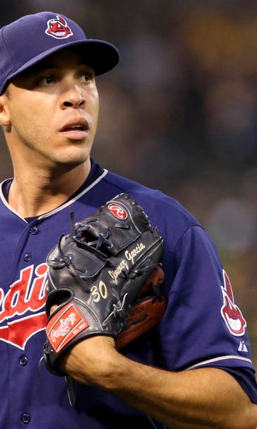 Caught in free-agent abyss, righty Jimenez remains unsigned